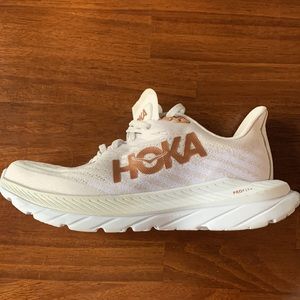 HOKA Mach 5 Shoes size 9